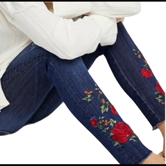Driftwood Jeans Jackie Embroidered Rose Distressed Skinny mid rise denim 0/25 - Picture 1 of 10